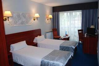 Отель Amigo Hotel Сулеювек Двухместный номер с 2 отдельными кроватями-2